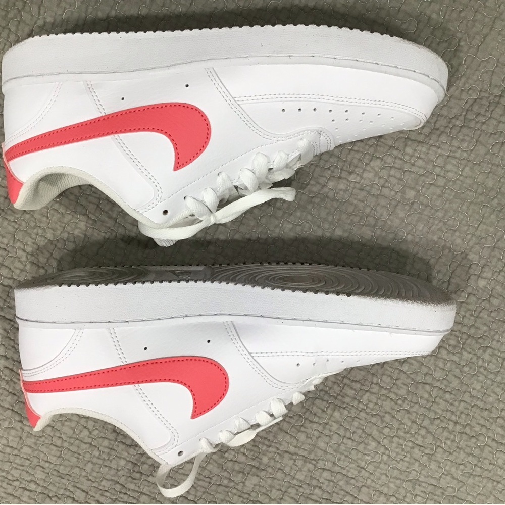 Nike Women’s Court Vision Low Next Nature Size 9.5 White Sea Coral Sneakers EUC - Picture 4 of 8